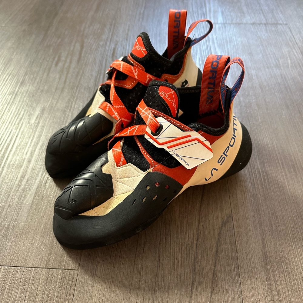La Sportiva Solution Climbing Shoes. 37.5